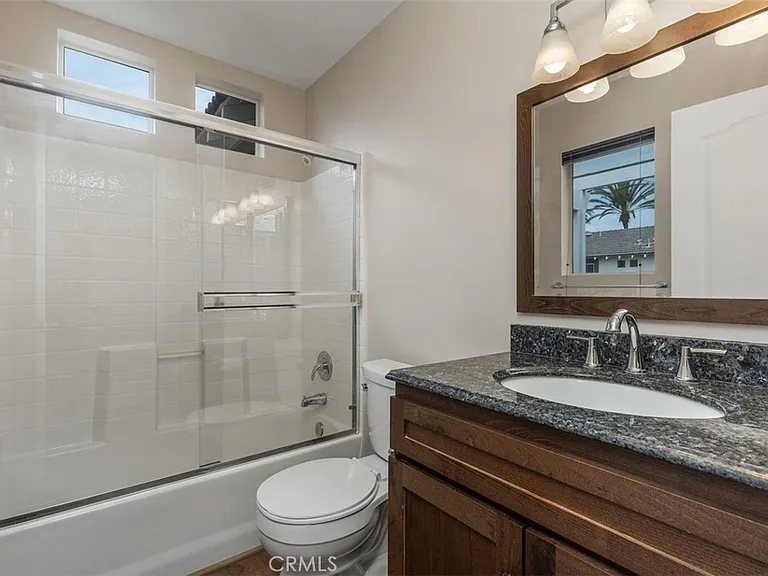 64 Mission Ct — Photo 29