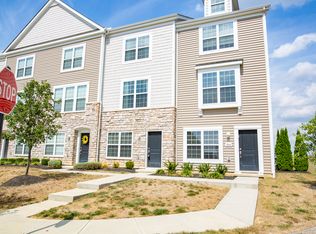 360 Autumn Ridge Cir, Pickerington, OH 43147