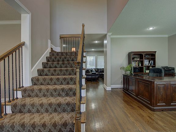 3rd image of 9515 Emery Ave