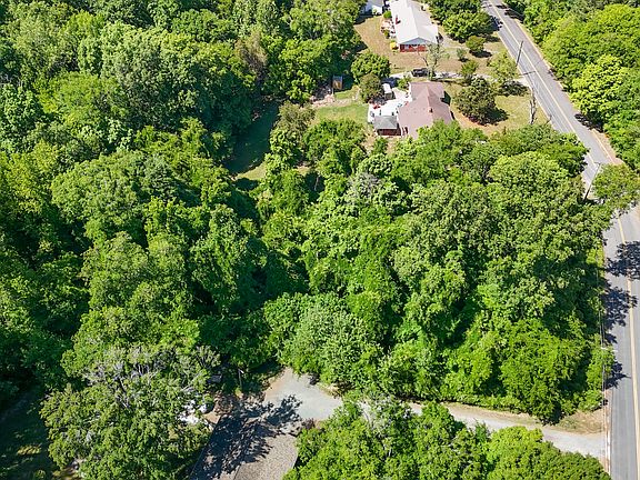 4th image of 14 Arbor Dr