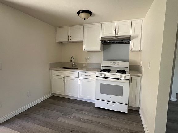 3rd image of 17955 Wellford Dr