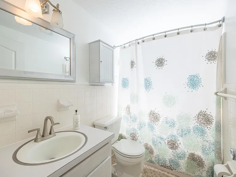16 Lake Shore Dr — Photo 8