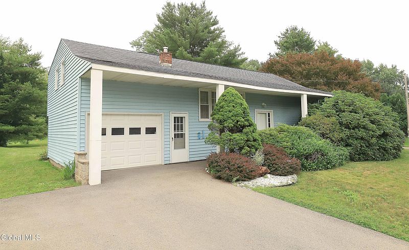 2nd image of 314 Jeanette Drive