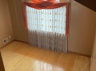 96 Robin Rd, Staten Island, NY 10305