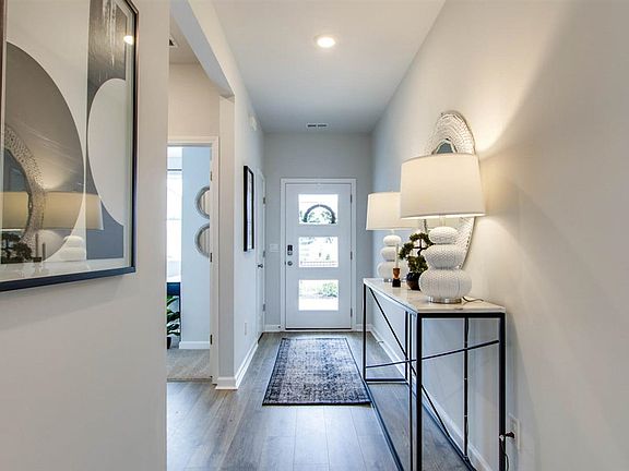3rd image of 9051 Bluestem Cir