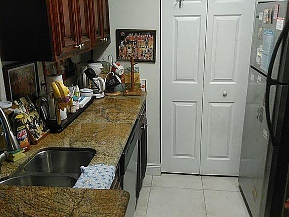 2304 PP Granite Kitchen