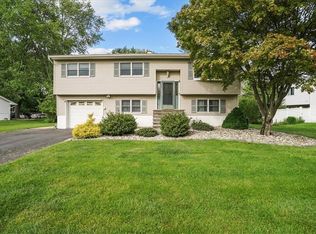 32 Nordica Cir, Stony Point, NY 10980