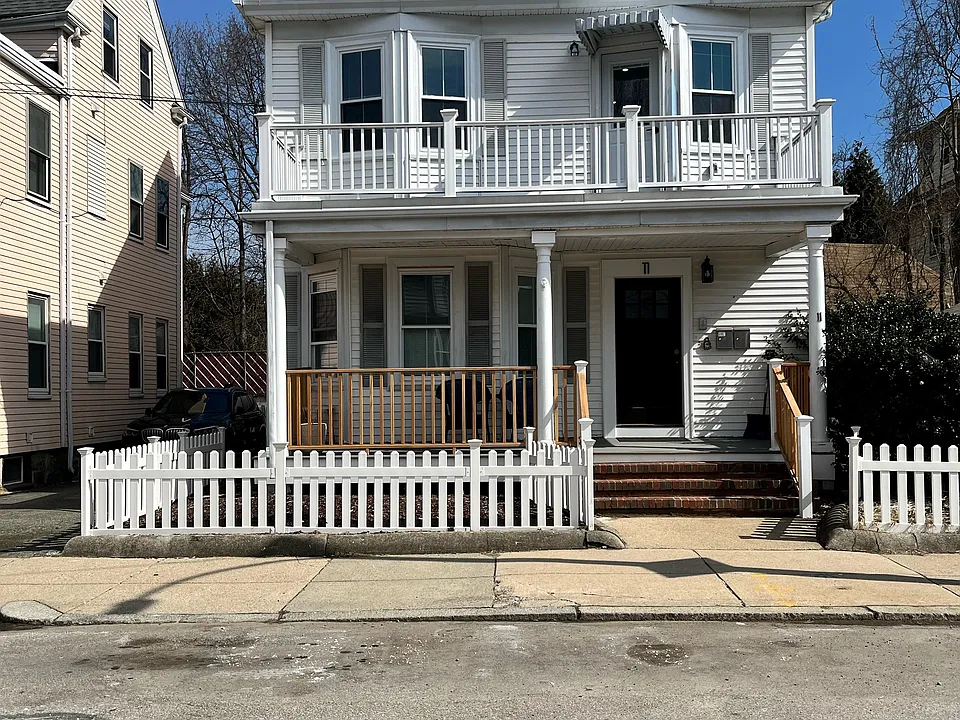 11 Falkland St #2