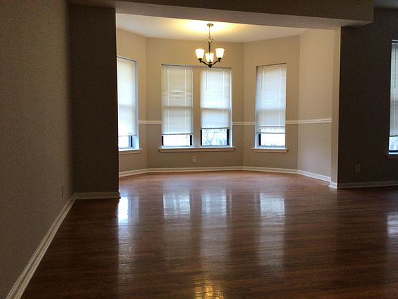 3rd image of 825 W Sunnyside Ave #301