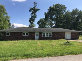 1795 W Vine St, Commiskey, IN 47227