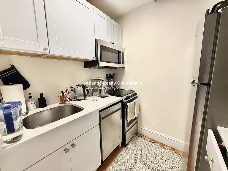 337 Beacon St #9 — Photo 5