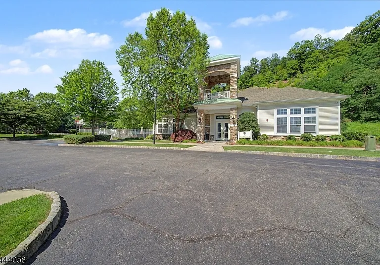 7319 Coventry Ct — Photo 18