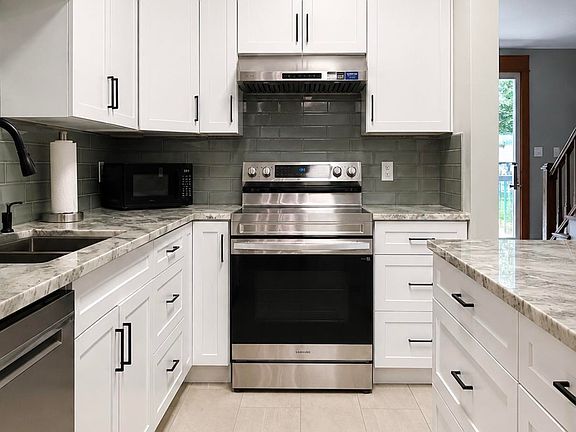 2nd image of 7931 Bayou Fountain Ave