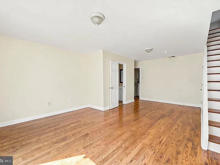 1215 Crease St — Photo 20