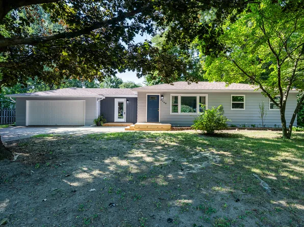 2368 S Glendale Rd, Benton Harbor, MI 49022