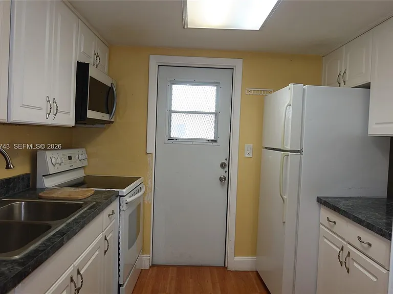 1850 NE 169th St #312 — Photo 8