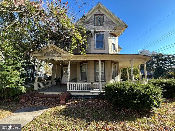 3rd image of 219 S Main St