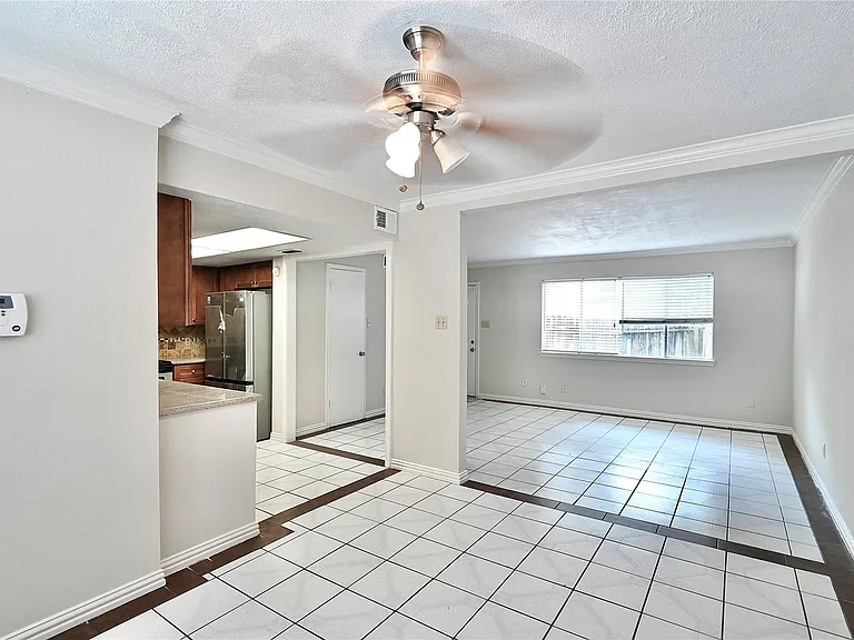 8314 La Roche Ln — Photo 4