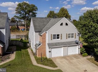 391 E Jackson St, New Holland, PA 17557