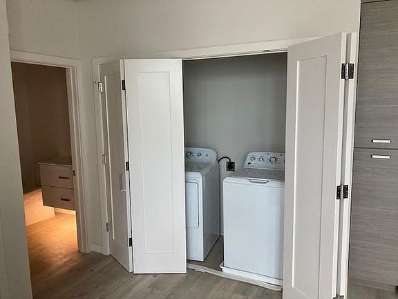 3rd image of 107-10430 Foothill Blvd #107