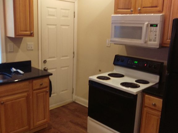 2nd image of 3005 Clifford St