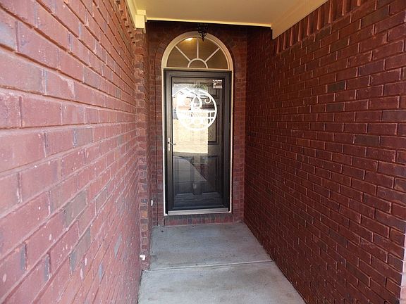 5th image of 42 E Bluebird Ln