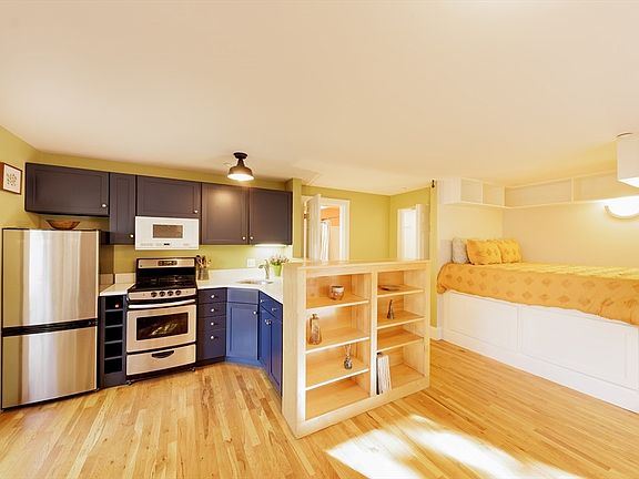 4th image of 411 Norfolk St Unit 1F