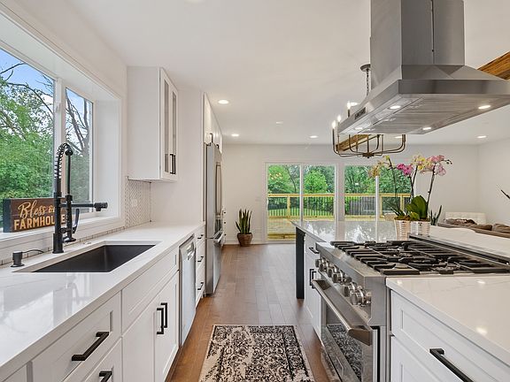 4th image of 22W207 Thorndale Ave
