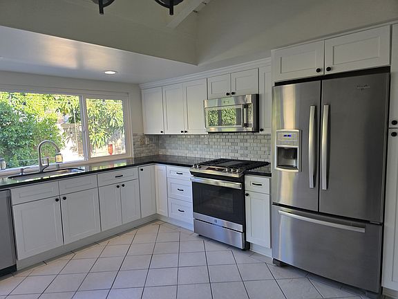 3rd image of 2332 Meadowland Ct