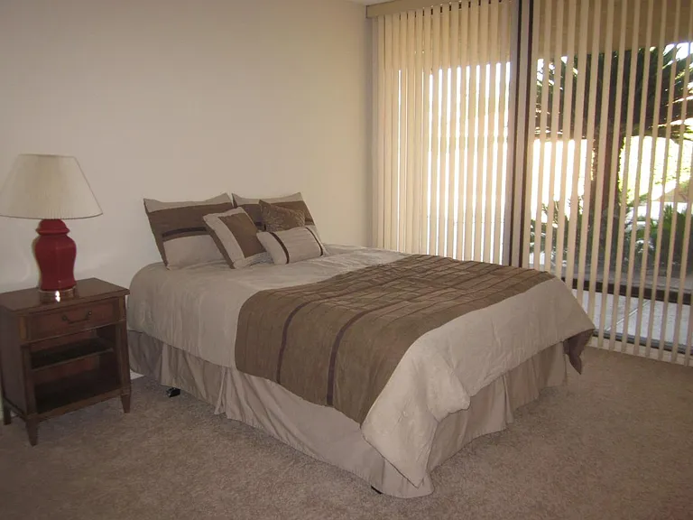 Bedroom 4 (Queen)