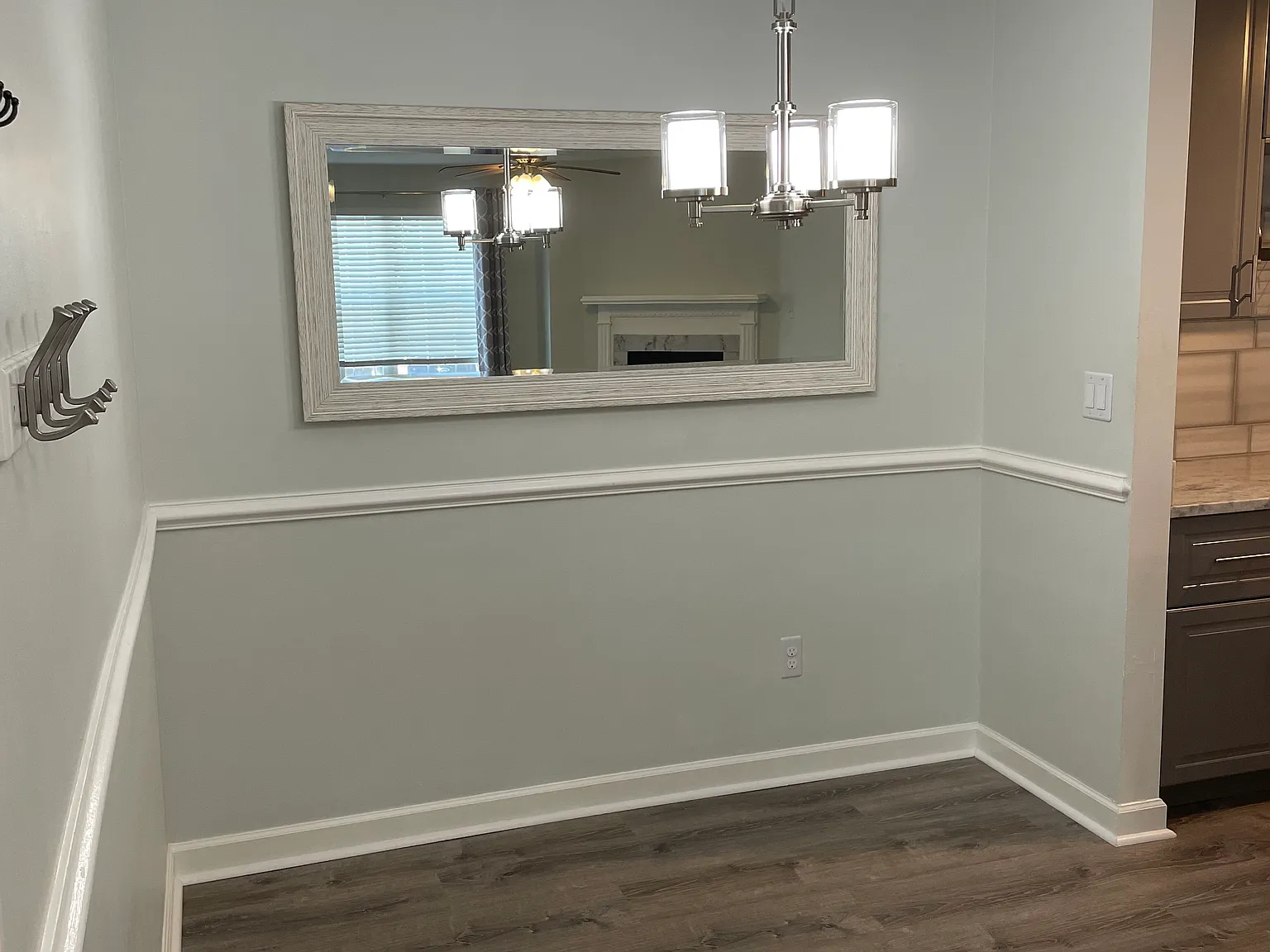 2 bed, 1025 sqft, $1,800 — Photo 2