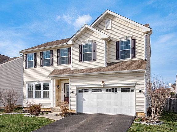 3rd image of 702 Baluster Dr