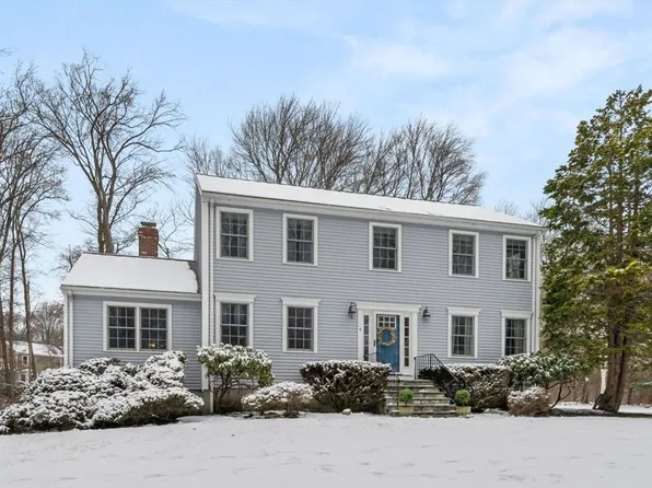 4 Blackthorne Cir, Hopkinton, MA 01748