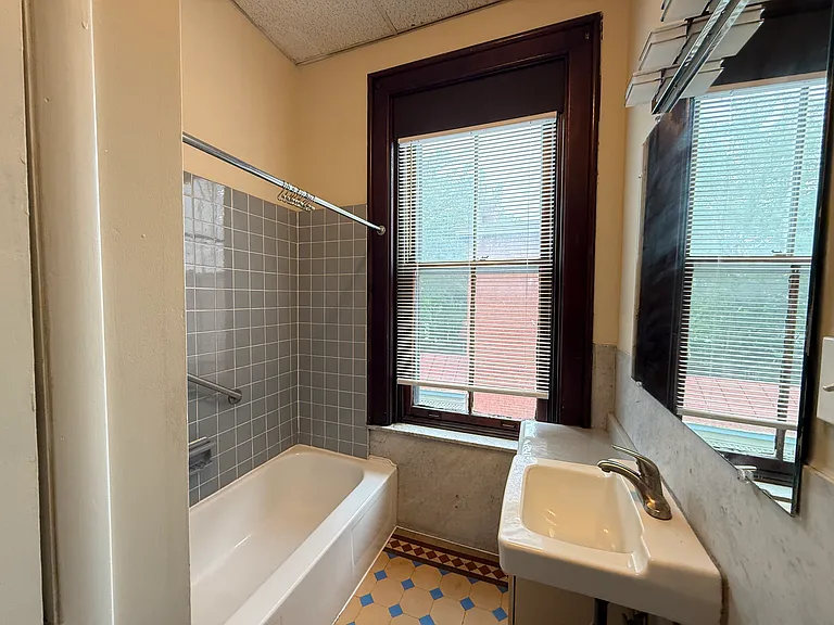 2410 Ashland Ave #2 — Photo 11