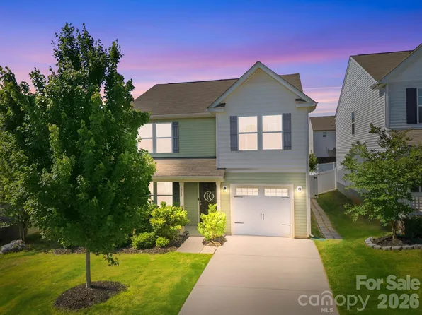 517 Falls Ln, Kannapolis, NC 28081