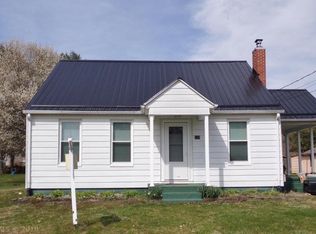 110 Peck St, Pembroke, VA 24136