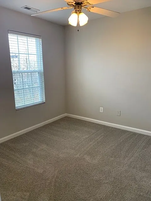 2 bed, 2.5 bath, 1292 sqft, $1,600 — Photo 4