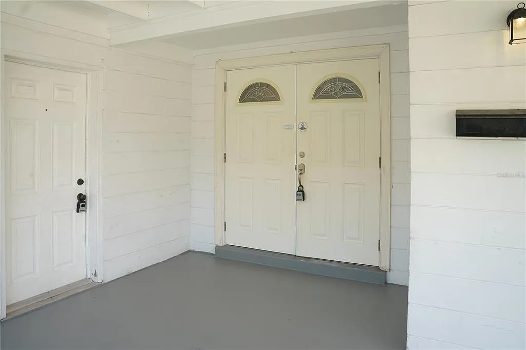 4 bed, 2.0 bath, 1349 sqft, $2,400 — Photo 4