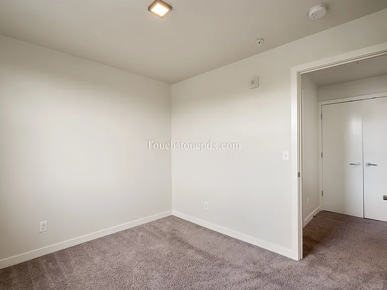 424 NE Jessup St #10 — Photo 34