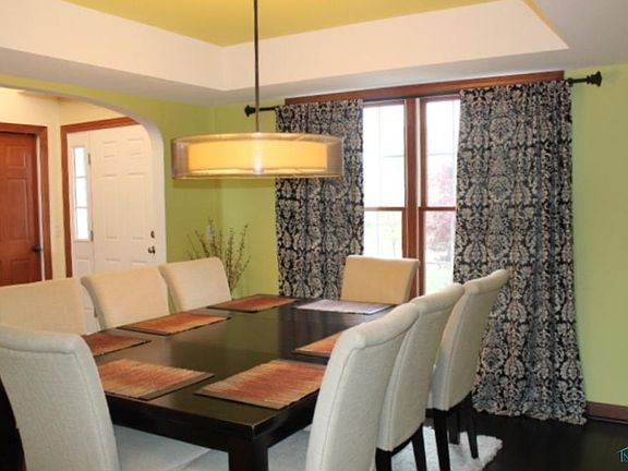3rd image of 14718 Saddlebrook Ct