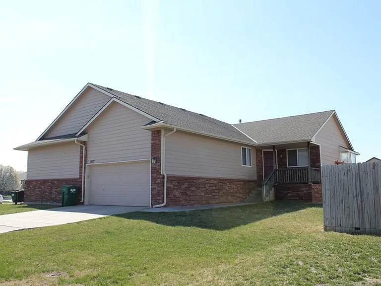 3607 N Rushwood Ct — Photo 1