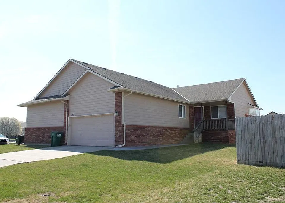 3607 N Rushwood Ct