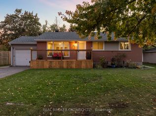 77 3rd St, Orillia, ON L3V 4B5