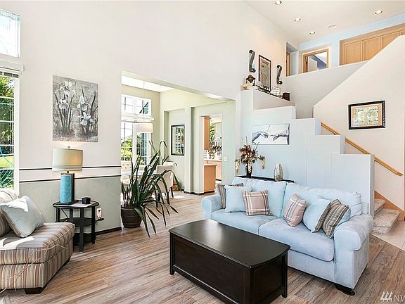 3rd image of 7702 77th Ave NE