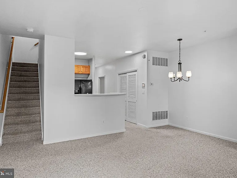 13 River Ln — Photo 5