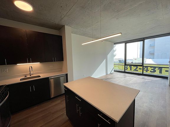 2nd image of 1351 S Wabash Ave #101
