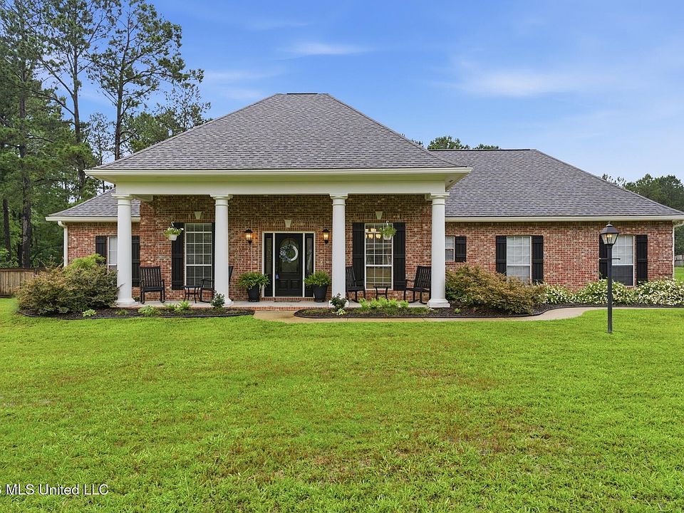 1st image of 104 Cottoncreek Dr
