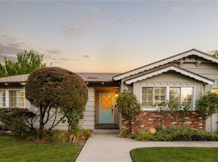 23642 Oxnard St, Woodland Hills, CA 91367