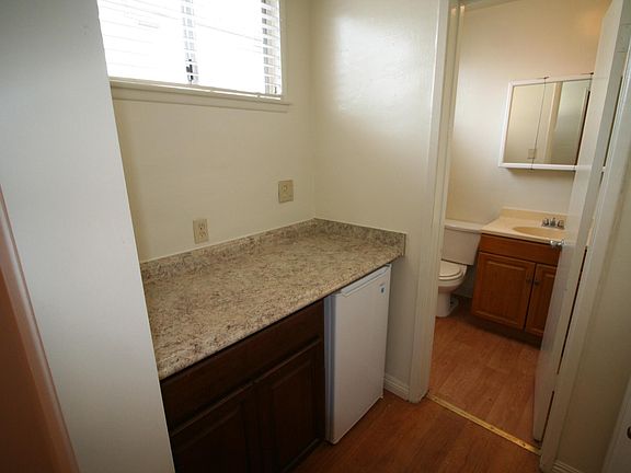5th image of 839 S Wooster St APT 6