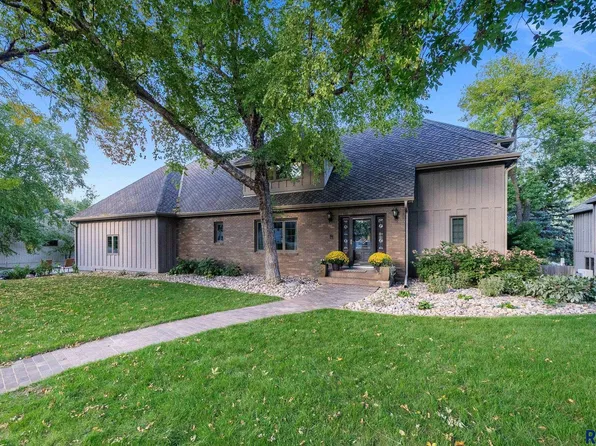 600 E Plum Creek Rd, Sioux Falls, SD 57105